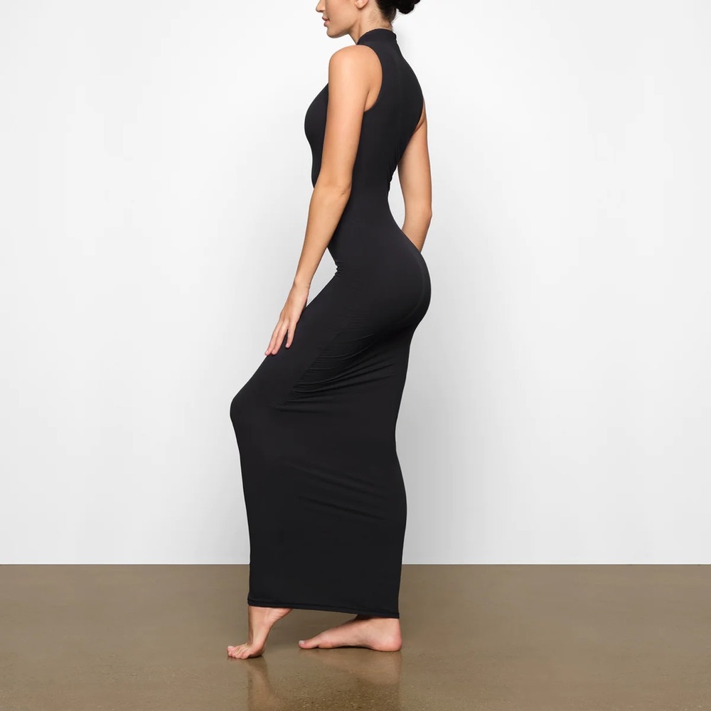 SKIMS Fits Everybody Sleeveless Mock Neck Dress - Picture 2 of 7